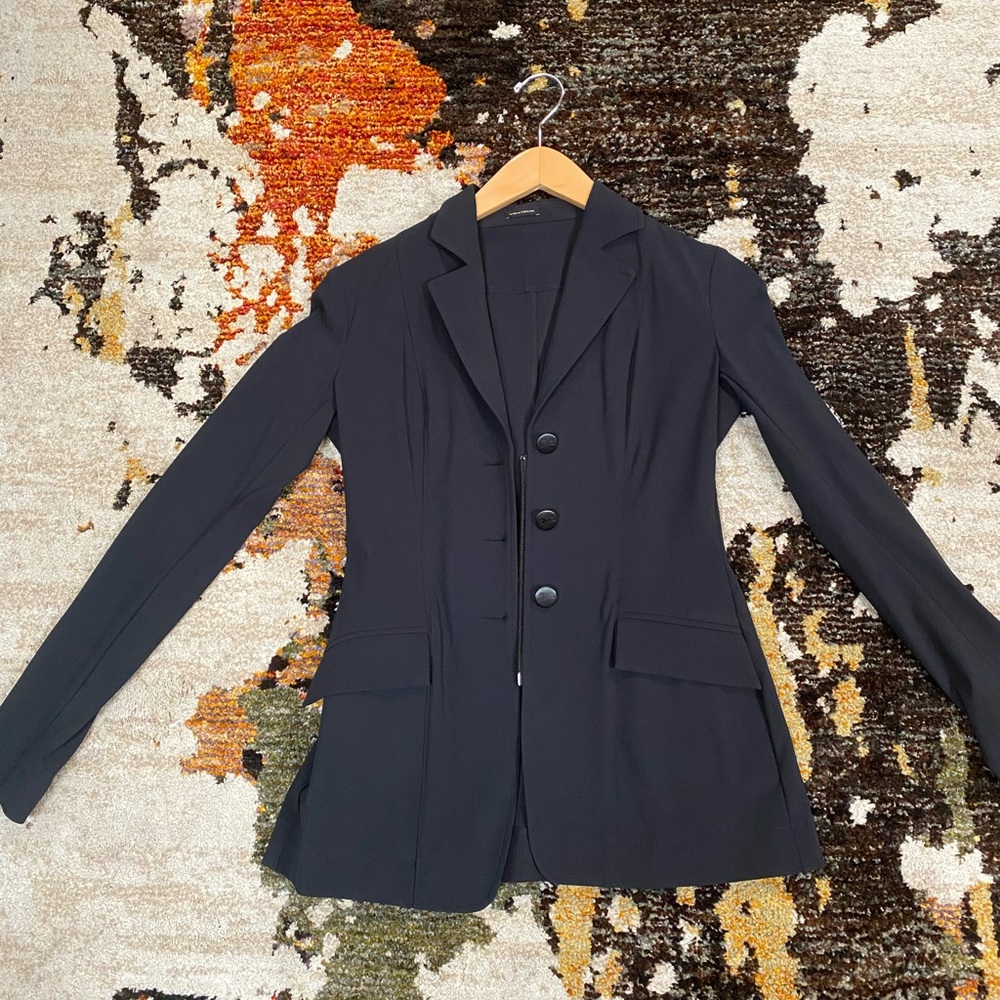 Rj classics show coat